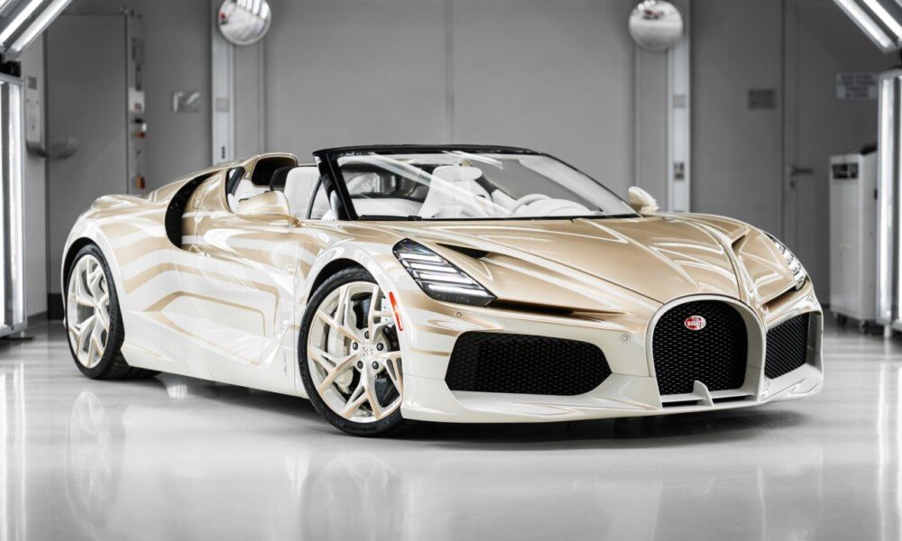 Bugatti Mistral ‘La Perle Rare’ is a pearlescent tribute to the brand’s hypercars